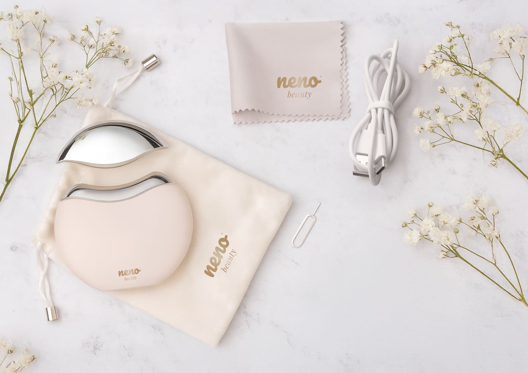 Akcesoria w zestawie: magnetyczna pokrywa, woreczek, ściereczka, kabel USB-C i igła do zaślepki.