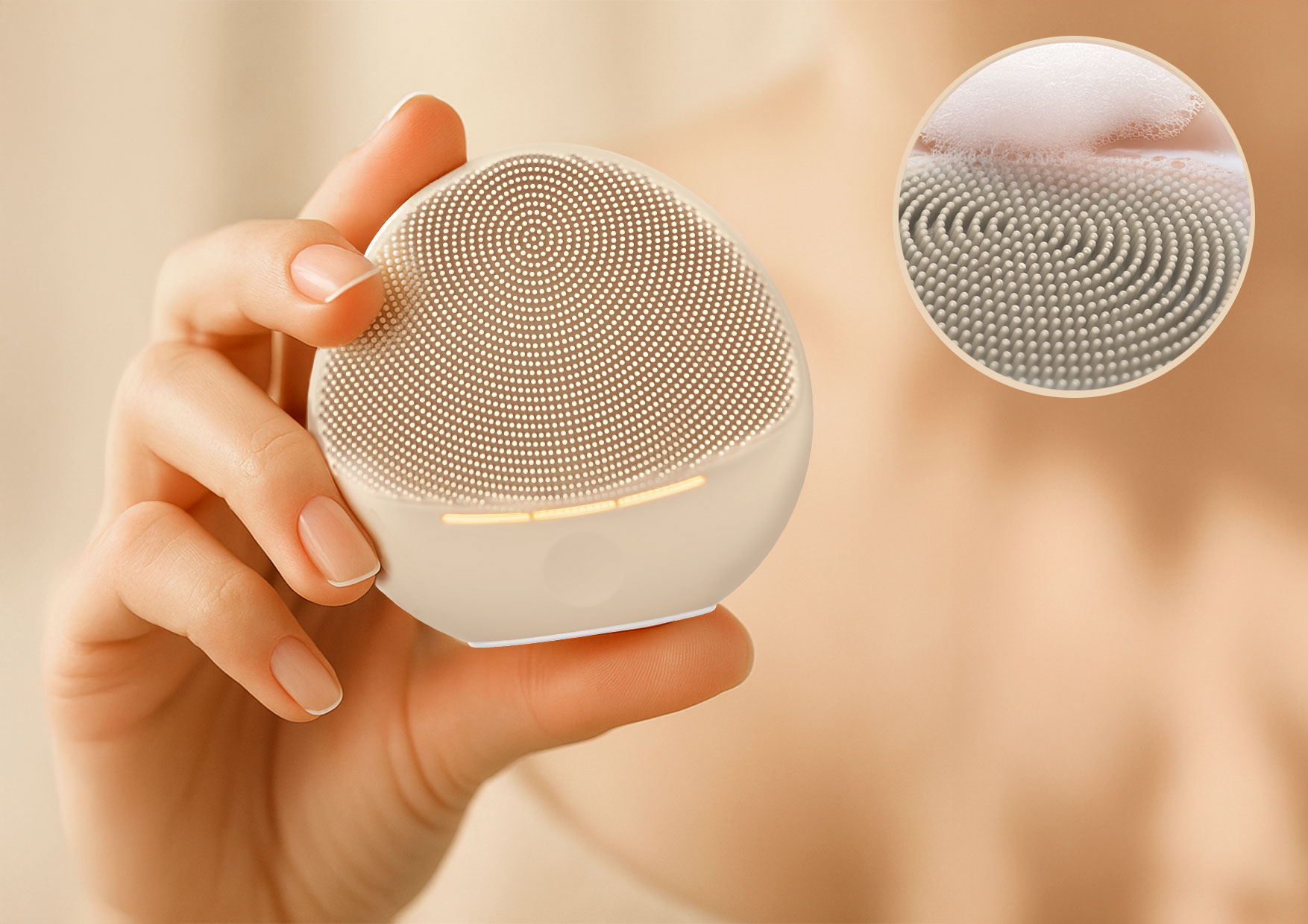 Zbliżenie na głowicę Neno Beauty Mica – ultramiękkie silikonowe włókna 0,6 mm tworzące gęstą pianę, delikatne i skuteczne w codziennym oczyszczaniu skóry.