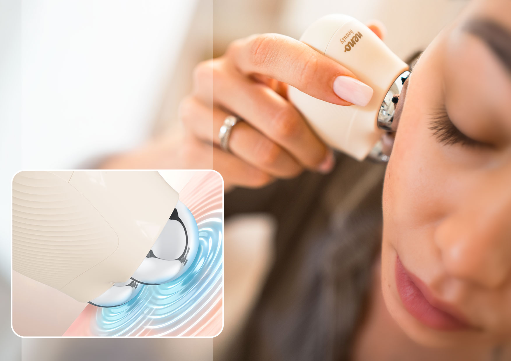 Kobieta masuje twarz urządzeniem Neno Naya; grafika przedstawia efekt drgań i mikrokrążenia w masażu wibracyjnym.