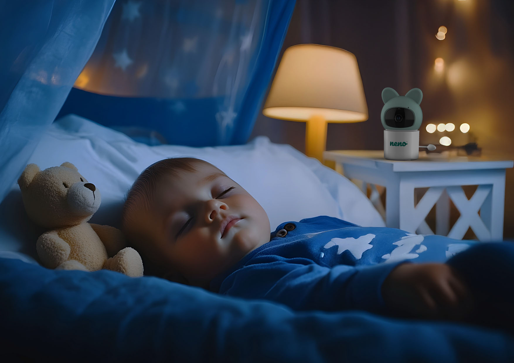 Tryb nocny – dziecko śpiące w łóżeczku obserwowane przez kamerę Neno Orso