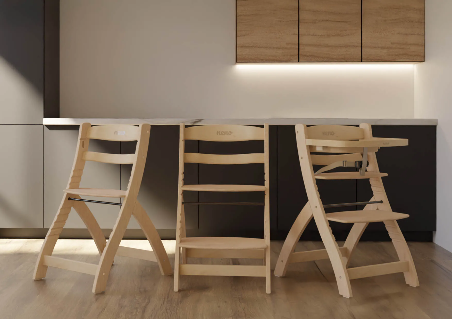 Trzy ustawienia krzesełka Neno Pino – rośnie razem z dzieckiem: od wersji niemowlęcej do krzesła dla dorosłego.