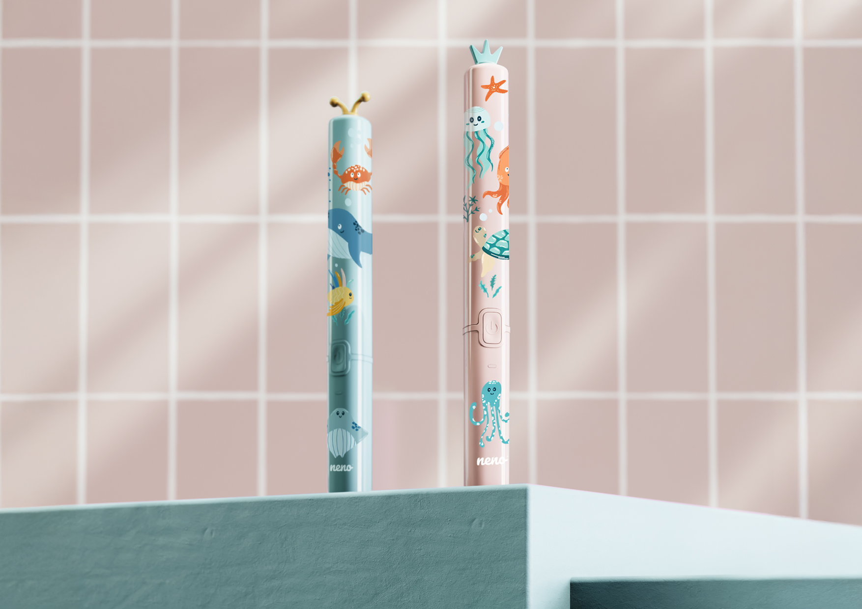 Korpus szczoteczki z ilustracjami morskich zwierząt na różowej obudowie